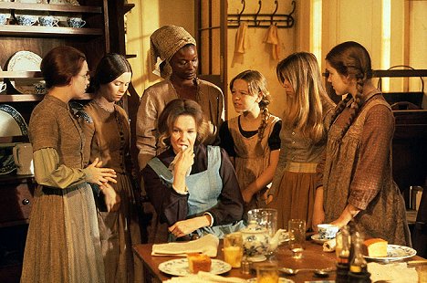 Darleen Carr, Mae Mercer, Geraldine Page, Melody Thomas Scott - The Beguiled - Photos