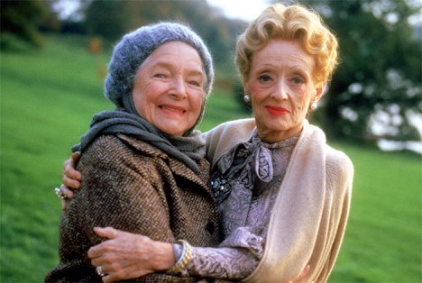 Helen Hayes, Bette Davis - Murder with Mirrors - De la película