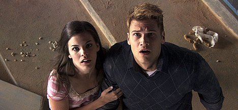 Haley Webb, Nick Zano - Final Destination 4 - Filmfotos