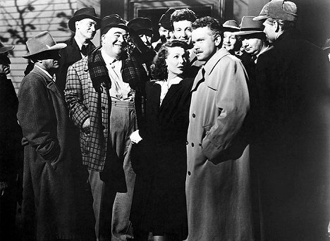 Loretta Young, Orson Welles - Muukalainen katosi - Kuvat elokuvasta