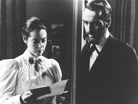 Susan Kohner, Montgomery Clift - Freud, pasión secreta - De la película