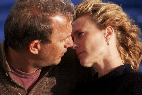 Kevin Costner, Robin Wright - Message in a Bottle - Photos
