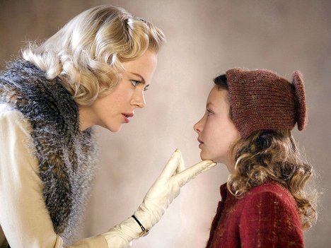 Nicole Kidman, Dakota Blue Richards - The Golden Compass - Photos