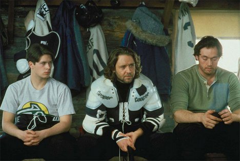 Russell Crowe, Kevin Durand - Mystery, Alaska - Film