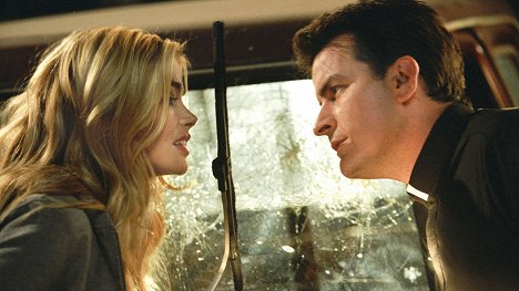 Denise Richards, Charlie Sheen - Scary Movie 3 - Filmfotos