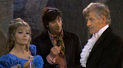 Ingrid Pitt, Jon Pertwee - La mansión de los crímenes - De la película