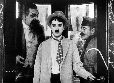 Charlie Chaplin - Chaplin v lázních - Z filmu