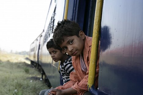 Azharuddin Mohammed Ismail, Ayush Mahesh Khedekar - Slumdog Millionär - Filmfotos