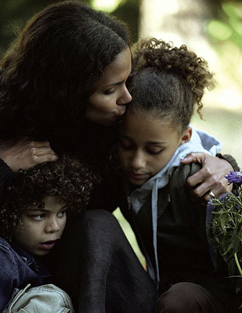Halle Berry, Alexis Llewellyn - Things We Lost in the Fire - Photos