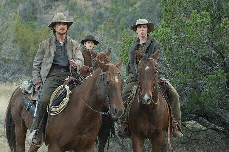 Christian Bale, Logan Lerman - 3:10 to Yuma - Van film