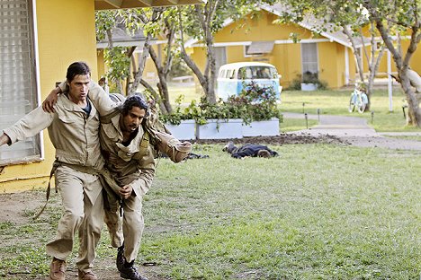 Matthew Fox, Naveen Andrews - Lost - Eltűntek - Filmfotók