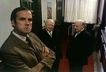 John Cleese, Arthur Lowe - The Strange Case of the End of Civilization as We Know It - Filmfotos