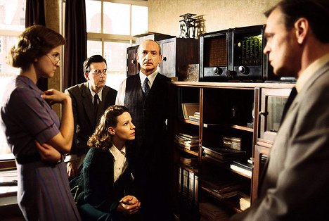 Lili Taylor, Ben Kingsley - Anne Frank: The Whole Story - Photos