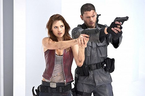 Ali Larter, Wentworth Miller - Resident Evil: Afterlife - Photos