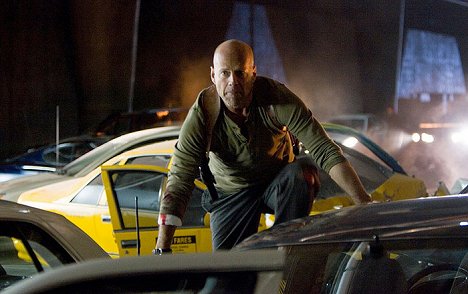 Bruce Willis - Smrtonosná past 4.0 - Z filmu