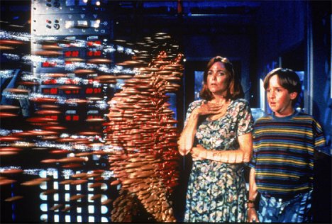 Karen Allen, Wil Horneff - Ghost in the Machine - De la película