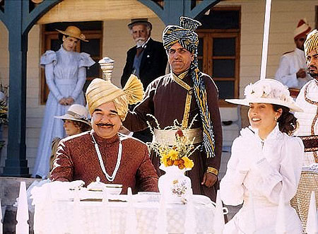 Kulbhushan Kharbanda, Rachel Shelley - Lagaan - tenkrát v Indii - Z filmu
