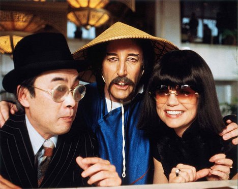 Burt Kwouk, Peter Sellers, Dyan Cannon - Pomsta Růžového pantera - Z filmu