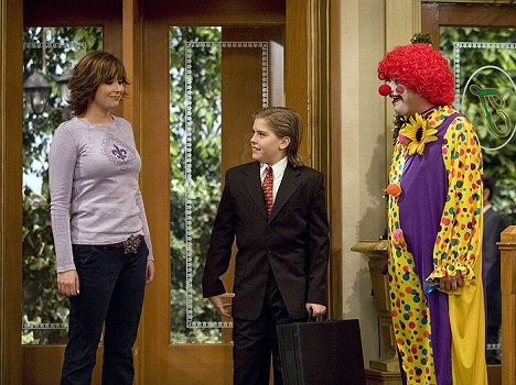 Kim Rhodes, Dylan Sprouse - The Suite Life of Zack and Cody - Photos