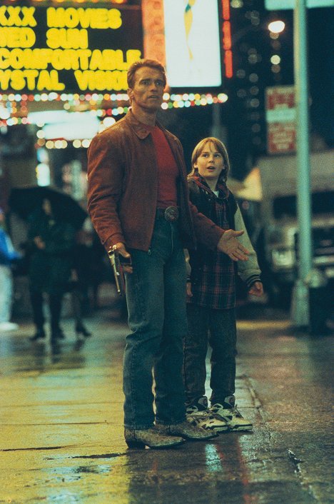 Arnold Schwarzenegger, Austin O'Brien - Bohater ostatniej akcji - Z filmu