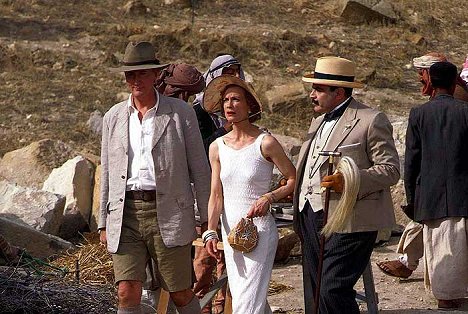Hugh Fraser, Barbara Barnes, David Suchet - Agatha Christies Poirot - Mord in Mesopotamien - Filmfotos