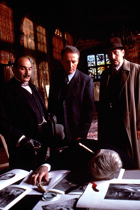 David Suchet, Hugh Fraser, Philip Jackson - Hercule Poirot - Le Couteau sur la nuque - Film