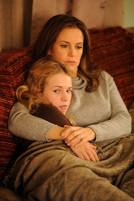 Britt Robertson, Kelly Preston - The Tenth Circle - Film