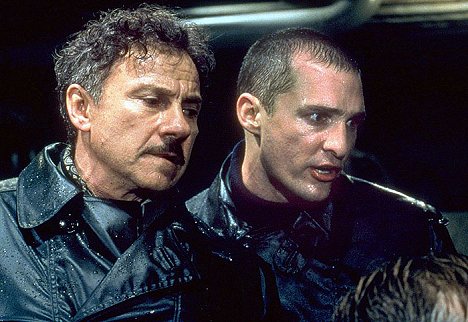 Harvey Keitel, Matthew McConaughey - U-571 - Photos