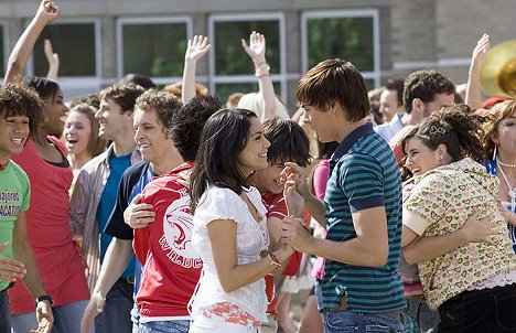 Corbin Bleu, Vanessa Hudgens, Zac Efron, KayCee Stroh - High School Musical 2 - Photos