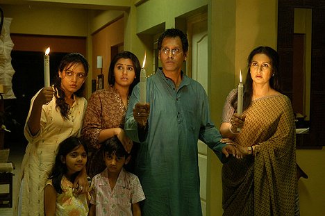 Neetu Chandra, Poonam Dhillon - 13B: Fear Has a New Address - Film