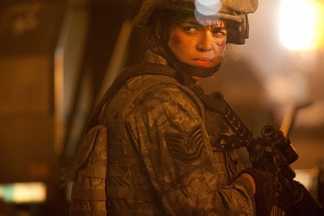 Michelle Rodriguez - A Föld inváziója - Csata: Los Angeles - Filmfotók