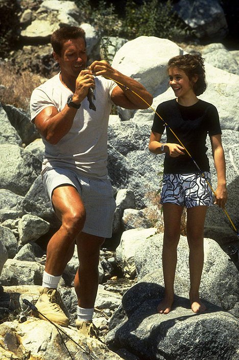 Arnold Schwarzenegger, Alyssa Milano - Commando - Kuvat elokuvasta