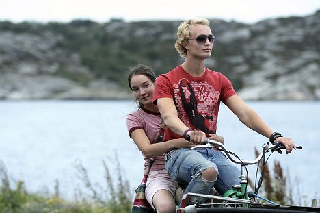 Anaïs Demoustier, Björn Gustafsson - Wir sind alle Erwachsen - Filmfotos