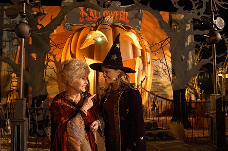 Debbie Reynolds, Kimberly J. Brown - Halloweentown High - Photos
