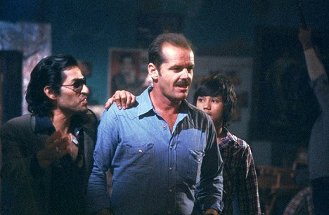 Mike Gomez, Jack Nicholson, Manuel Viescas - The Border - De la película
