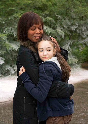 Alfre Woodard, Jodelle Ferland - Pictures of Hollis Woods - Do filme