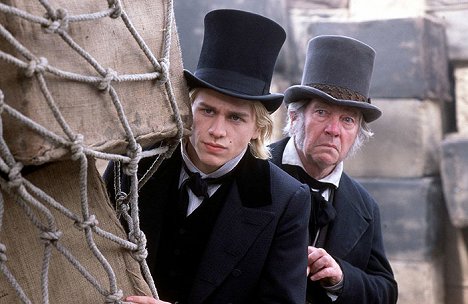 Charlie Hunnam, Tom Courtenay - Nicholas Nickleby - Filmfotos