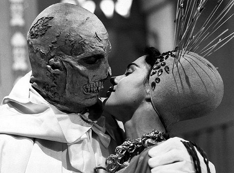 Vincent Price, Virginia North - The Abominable Dr. Phibes - Photos