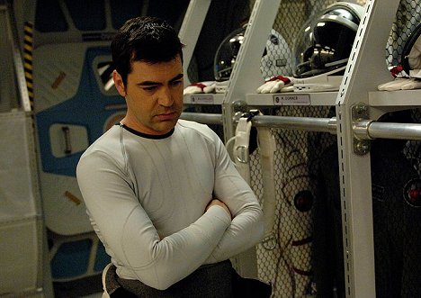 Ron Livingston - Defying Gravity - Filmfotók