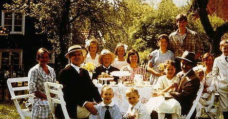 Elisabeth Nordkvist, Bill Jönsson, Ellen Demérus, Sigfrid Eriksson, Harald Lönnbro, Anna Sahlin, Henrik Larsson, Ann-Sofie Knape, Louise Ræder, Linda Bergström, Ingwar Svensson, Peter Dywik, Tove Edfeldt, Catti Edfeldt, Crispin Dickson Wendenius - Die Kinder von Bullerbü - Filmfotos