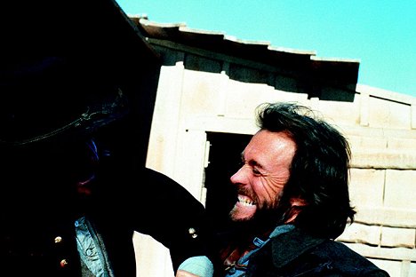 Clint Eastwood - Psanec Josey Wales - Z filmu
