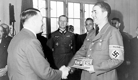 Adolf Hitler, Albert Speer - Hitlerin henkivartijat - Kuvat elokuvasta