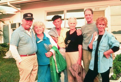 Wilford Brimley, Maureen Stapleton, Hume Cronyn, Jessica Tandy, Don Ameche, Gwen Verdon - Cocoon - Van de set