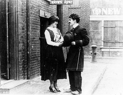 Edna Purviance, Charlie Chaplin - Easy Street - Photos