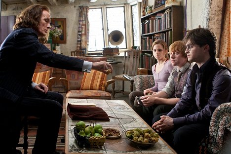 Bill Nighy, Emma Watson, Rupert Grint, Daniel Radcliffe - Harry Potter a Relikvie smrti - část 1 - Z filmu