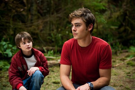 Charlie Tahan, Zac Efron - Charlie St. Cloud - Photos