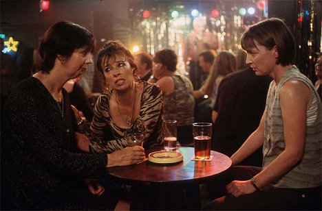 Ruth Sheen, Marion Bailey, Lesley Manville - All or Nothing - Film