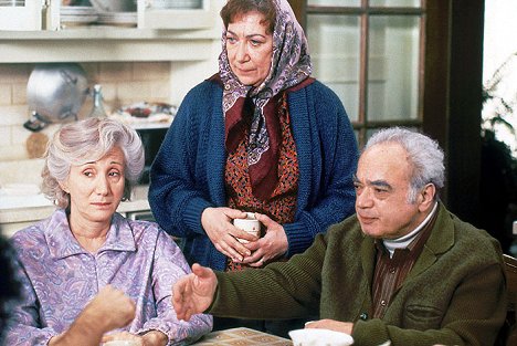 Olympia Dukakis, Julie Bovasso, Louis Guss - Holdkórosok - Filmfotók