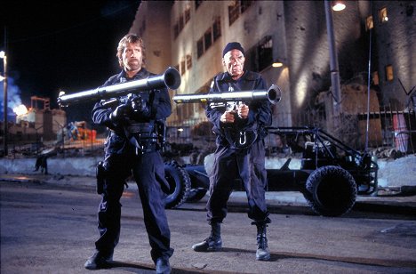 Chuck Norris, Lee Marvin - The Delta Force - Photos