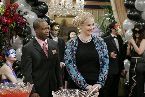 Phill Lewis, Caroline Rhea - The Suite Life of Zack and Cody - Photos